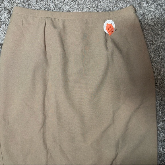 Womens Vintage Bedford Fair Plus Size Straight Skirt Tan Knee Length Size 18 - Picture 2 of 10